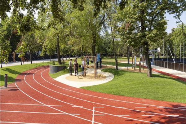 find a running track near me